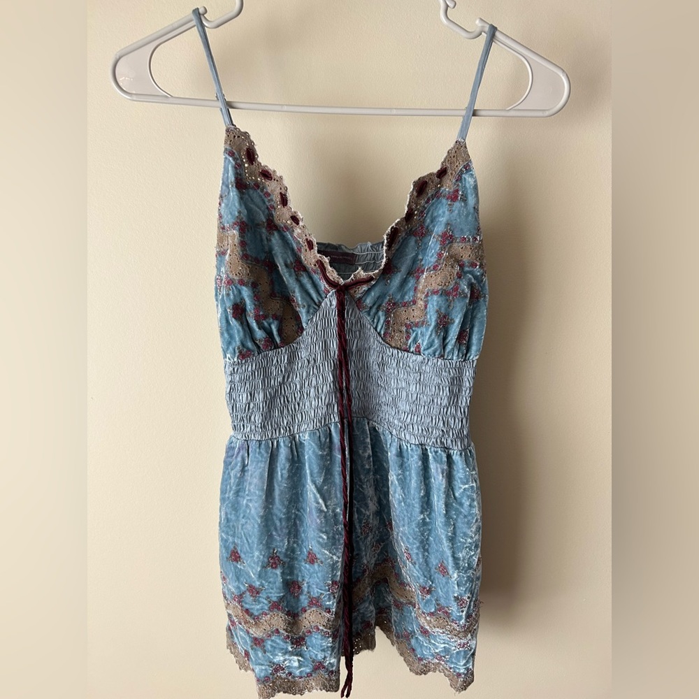 Super cute halo bob tank top